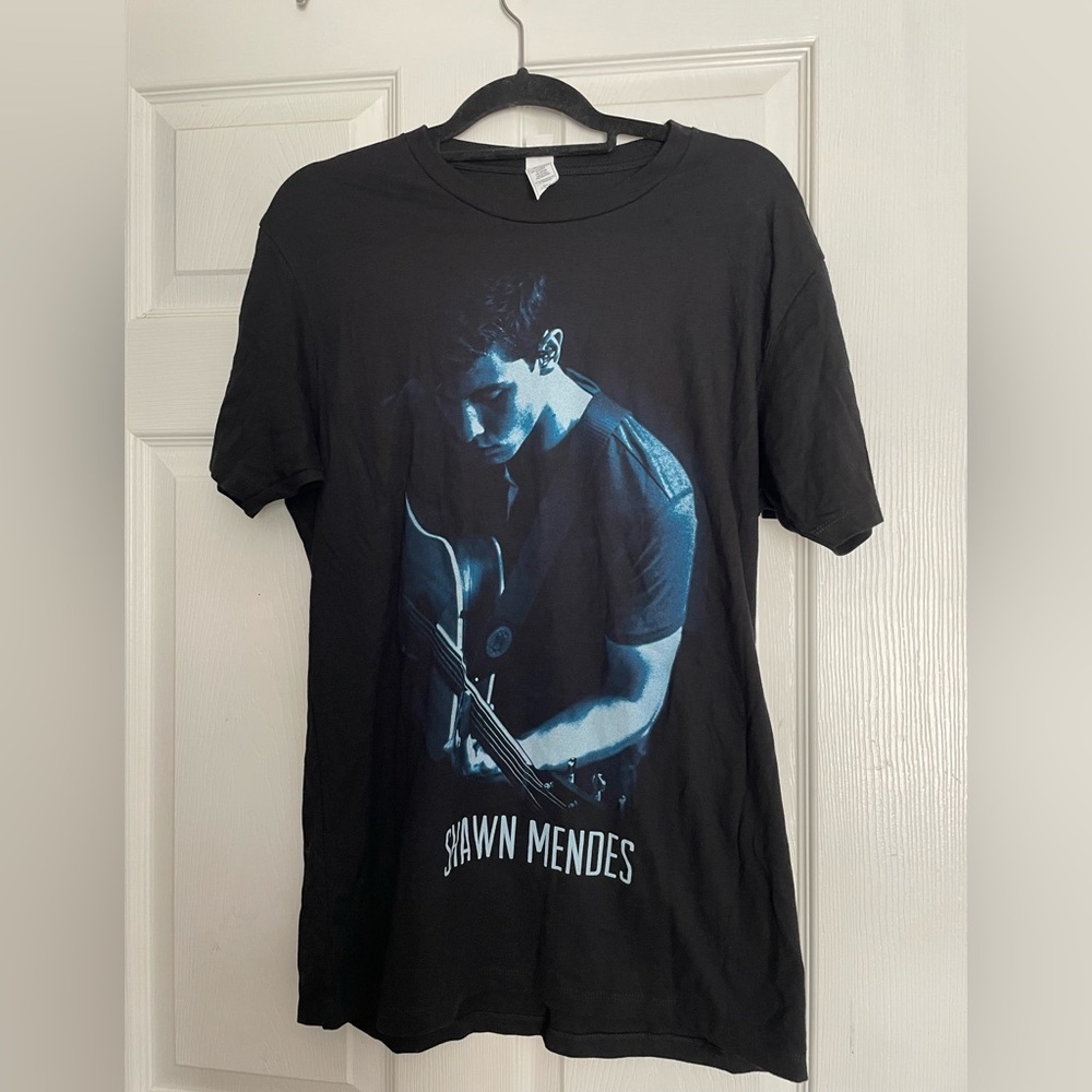 Shawn Mendes Black Graphic T-Shirt concert size medium